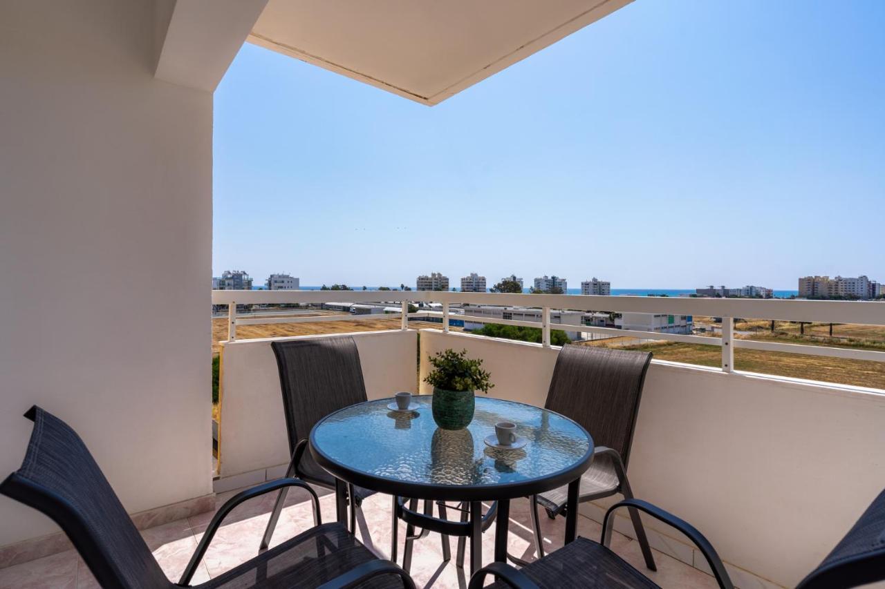 Sunny 2-br In Mackenzie Apartament